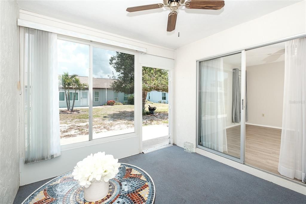 For Sale: $145,000 (2 beds, 1 baths, 884 Square Feet)