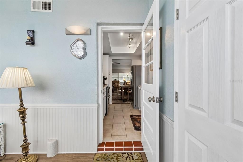 For Sale: $112,000 (2 beds, 2 baths, 950 Square Feet)