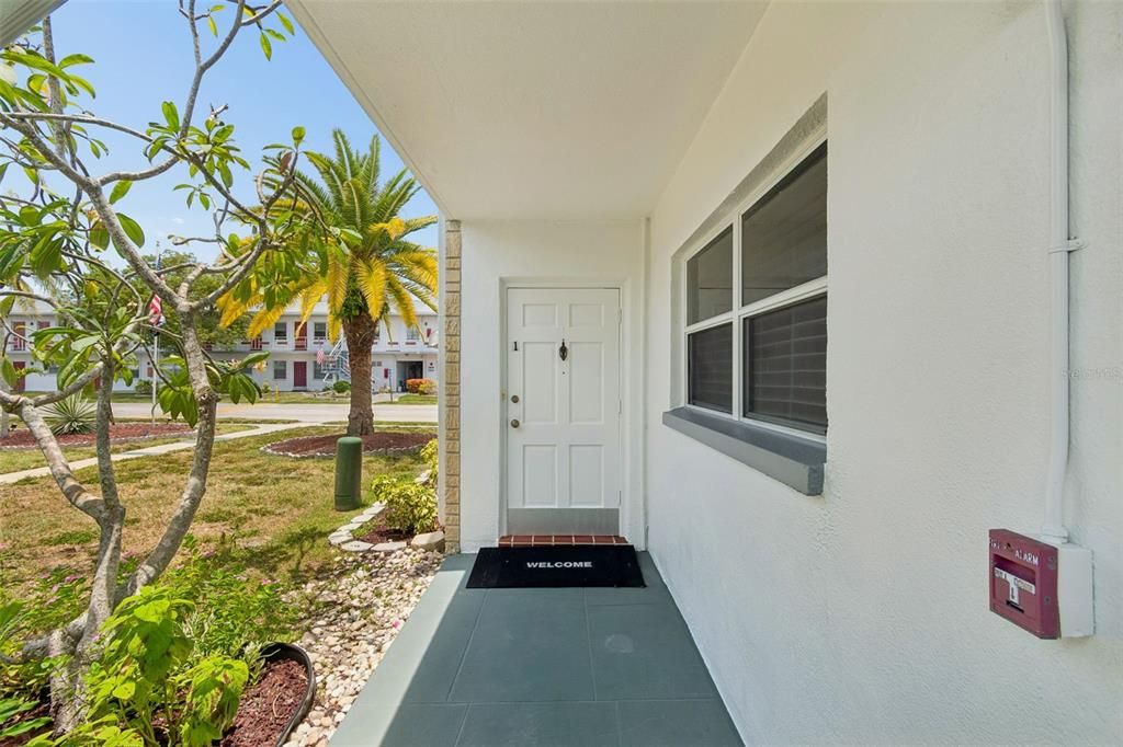 For Sale: $112,000 (2 beds, 2 baths, 950 Square Feet)