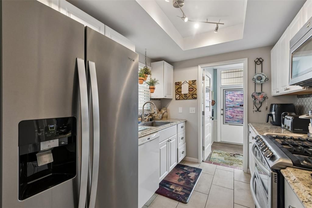 For Sale: $112,000 (2 beds, 2 baths, 950 Square Feet)