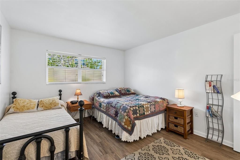 For Sale: $112,000 (2 beds, 2 baths, 950 Square Feet)