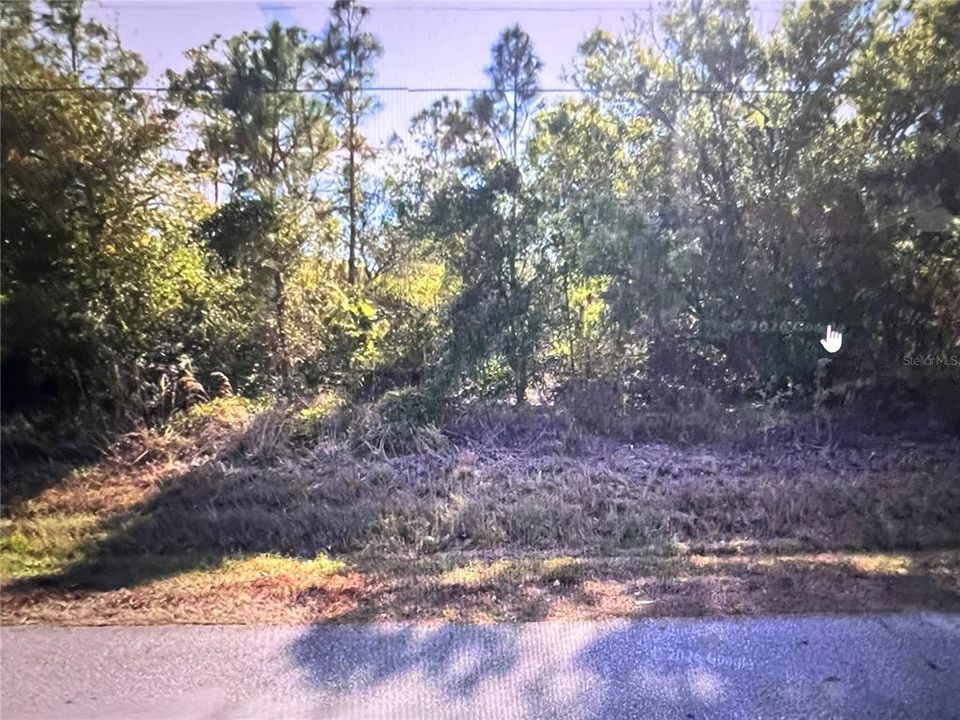 На продажу: $18,900 (0.18 acres)