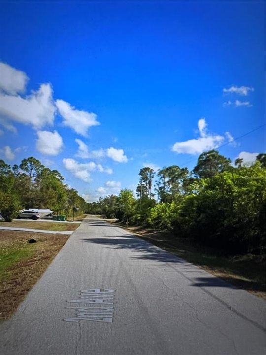 На продажу: $18,900 (0.18 acres)