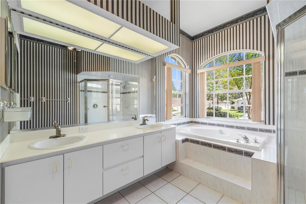 На продажу: $419,900 (3 спален, 2 ванн, 2314 Квадратных фут)
