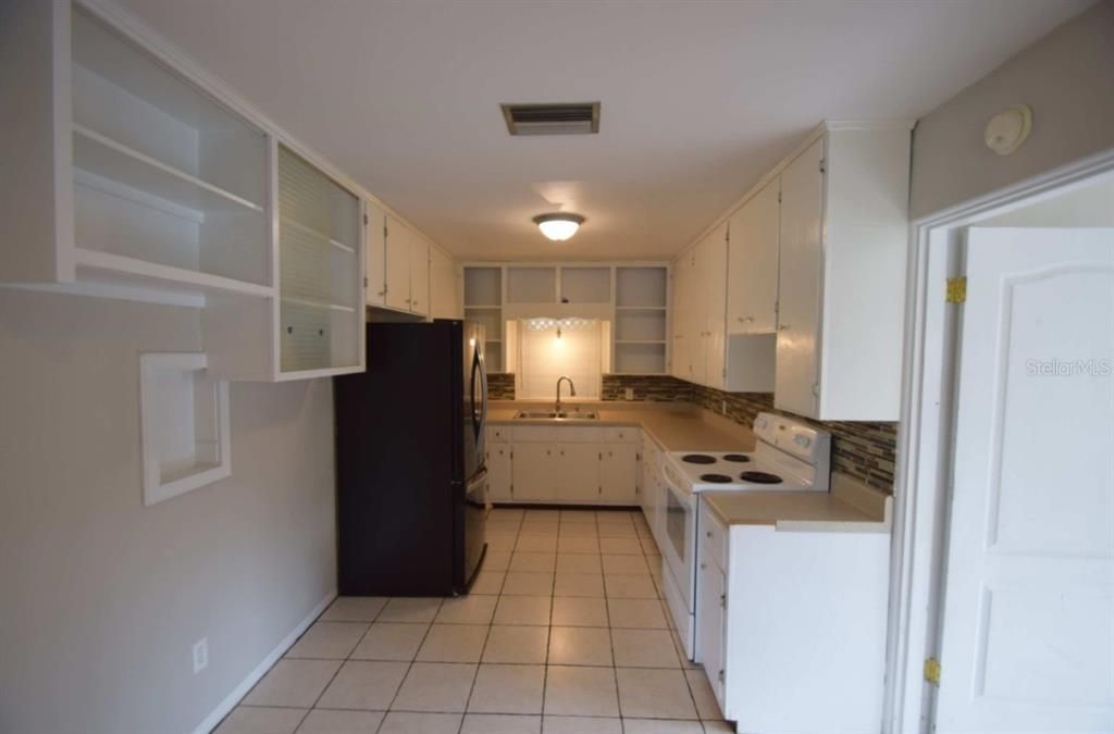 В аренду: $1,895 (3 спален, 1 ванн, 1335 Квадратных фут)
