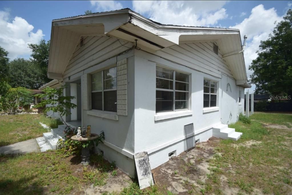 В аренду: $1,895 (3 спален, 1 ванн, 1335 Квадратных фут)