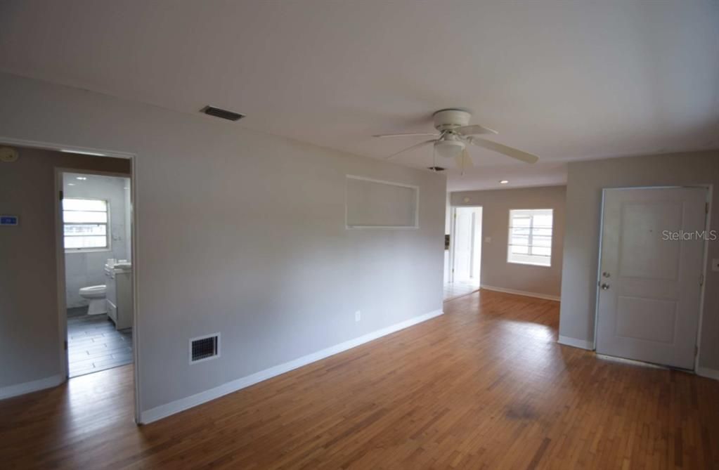 В аренду: $1,895 (3 спален, 1 ванн, 1335 Квадратных фут)