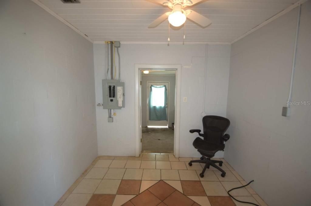 В аренду: $1,895 (3 спален, 1 ванн, 1335 Квадратных фут)