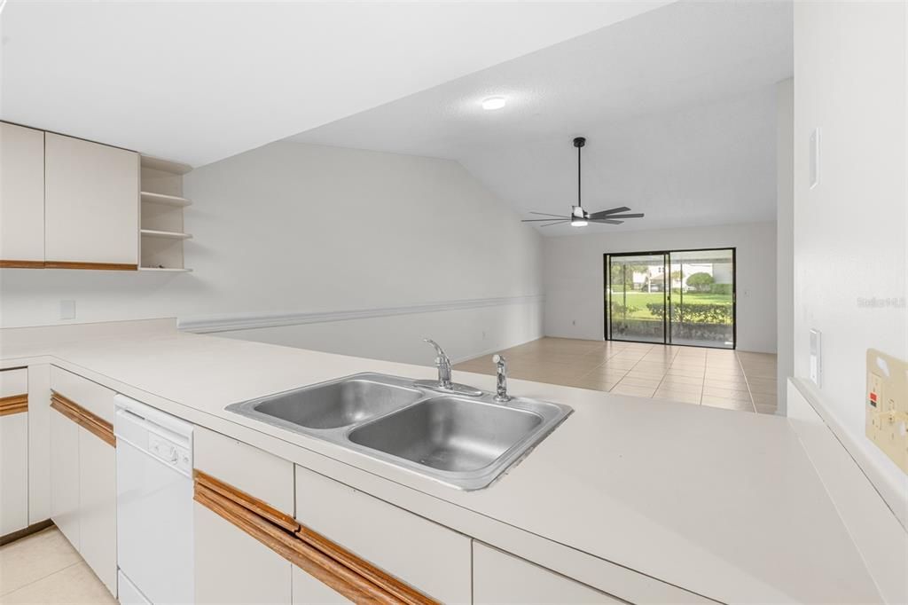 For Sale: $199,990 (2 beds, 2 baths, 1166 Square Feet)