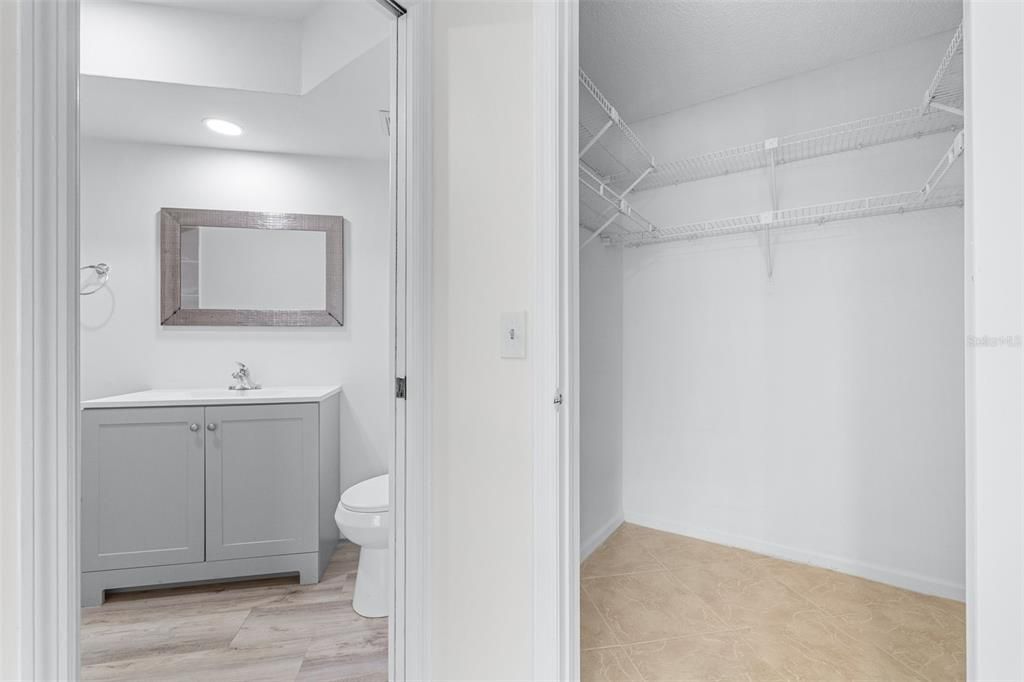 For Sale: $199,990 (2 beds, 2 baths, 1166 Square Feet)