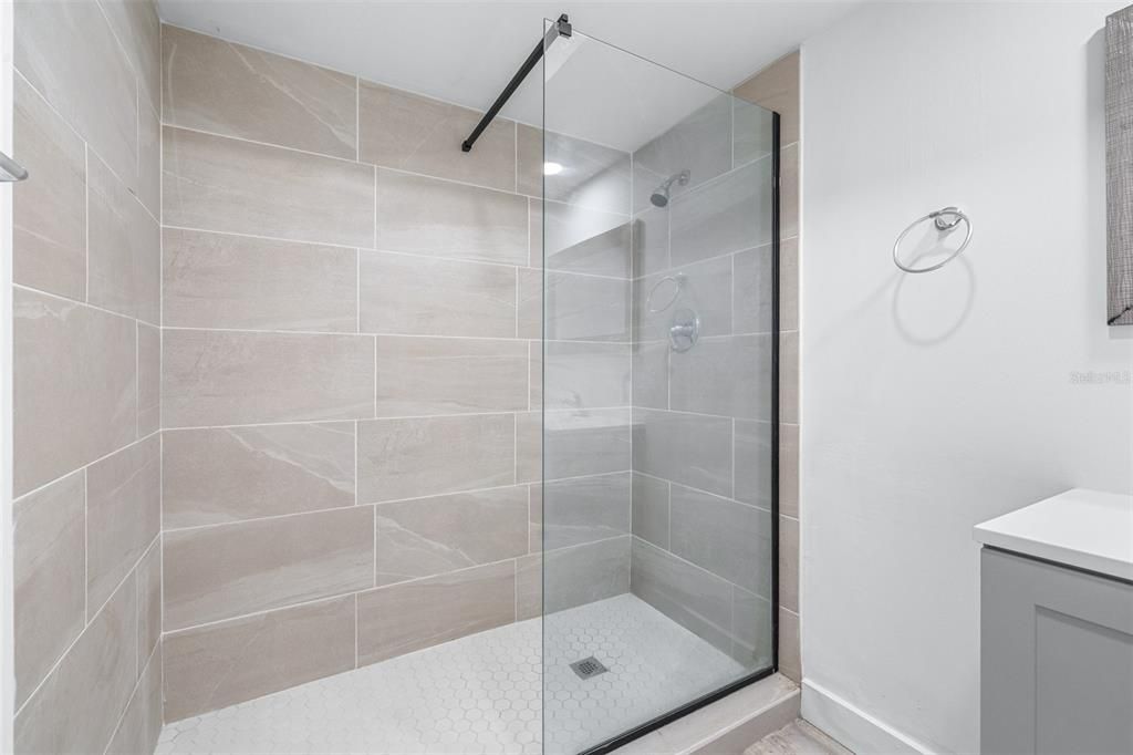 For Sale: $199,990 (2 beds, 2 baths, 1166 Square Feet)