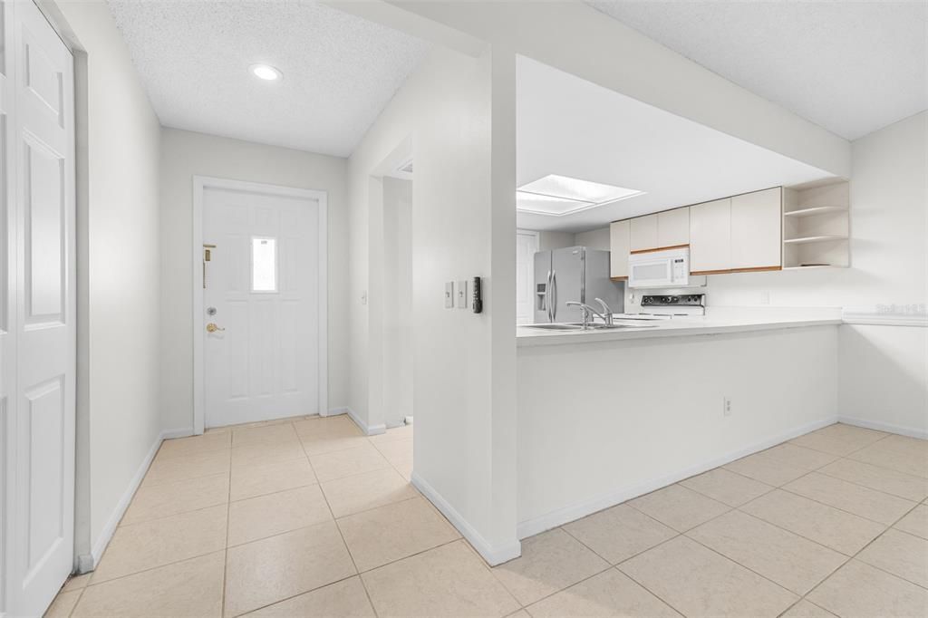 For Sale: $199,990 (2 beds, 2 baths, 1166 Square Feet)