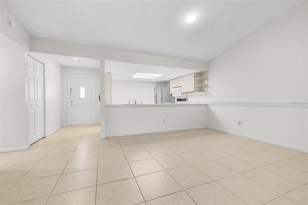 For Sale: $199,990 (2 beds, 2 baths, 1166 Square Feet)