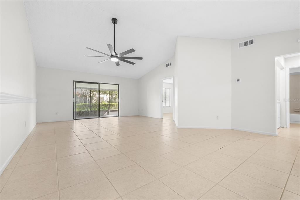 For Sale: $199,990 (2 beds, 2 baths, 1166 Square Feet)