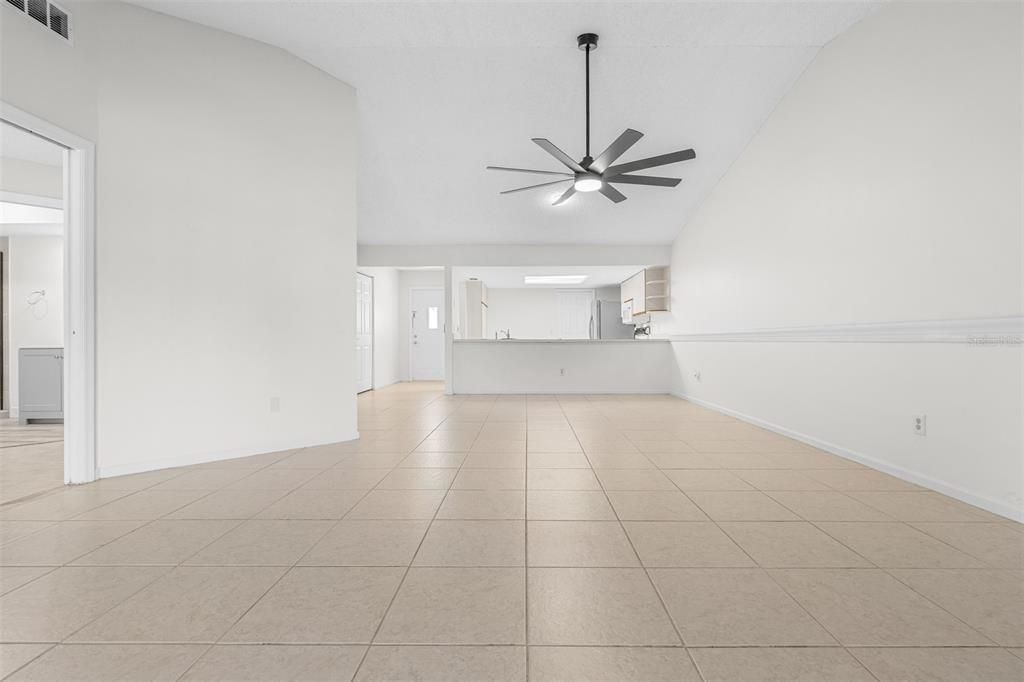 For Sale: $199,990 (2 beds, 2 baths, 1166 Square Feet)