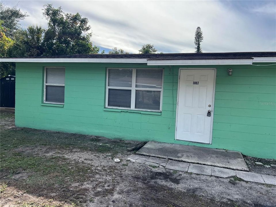 For Rent: $1,600 (3 beds, 1 baths, 1400 Square Feet)