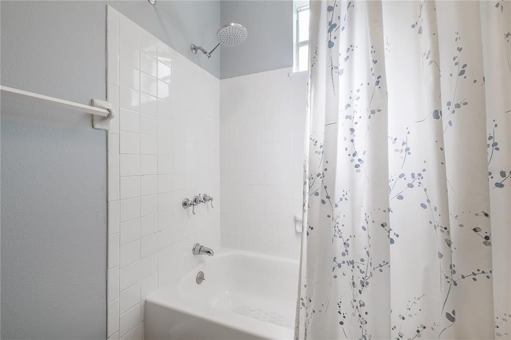En Renta: $2,950 (3 camas, 2 baños, 1524 Pies cuadrados)