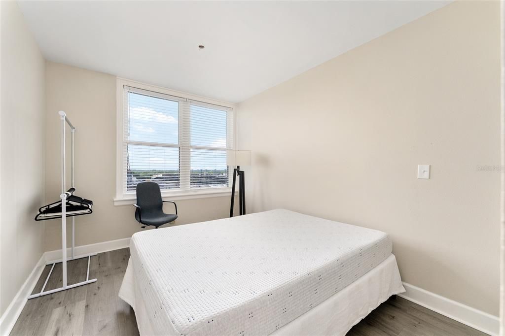 For Sale: $325,000 (2 beds, 2 baths, 1100 Square Feet)