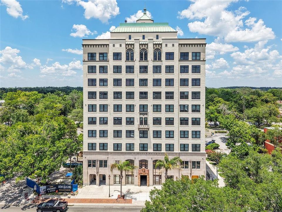 For Sale: $325,000 (2 beds, 2 baths, 1100 Square Feet)
