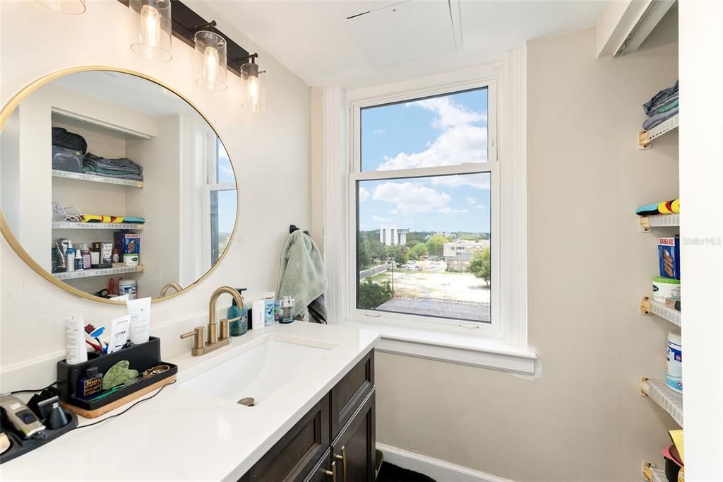 For Sale: $325,000 (2 beds, 2 baths, 1100 Square Feet)