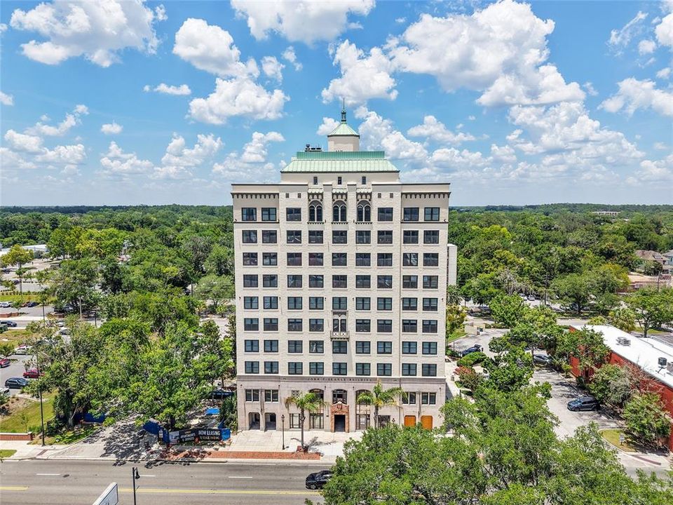 For Sale: $325,000 (2 beds, 2 baths, 1100 Square Feet)