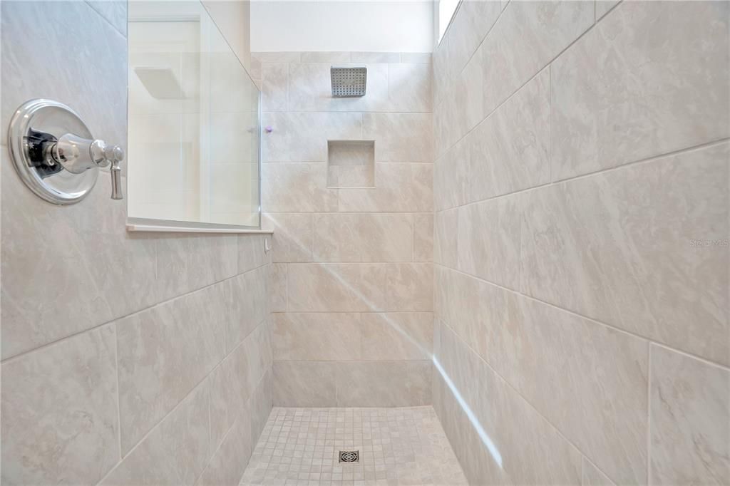En Venta: $449,000 (3 camas, 2 baños, 2184 Pies cuadrados)
