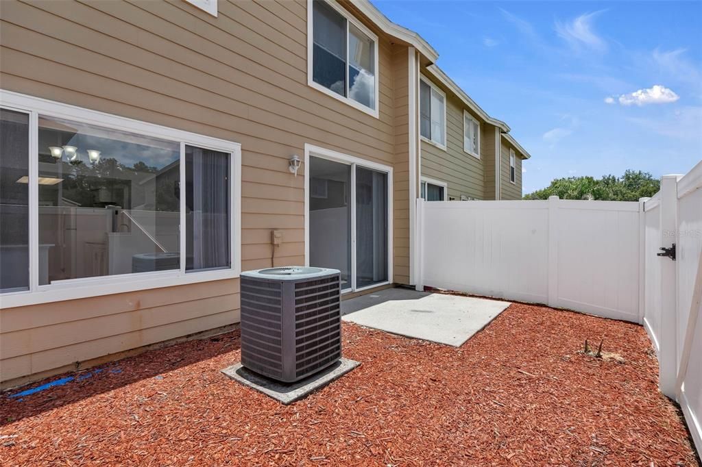 For Sale: $305,000 (3 beds, 3 baths, 1811 Square Feet)