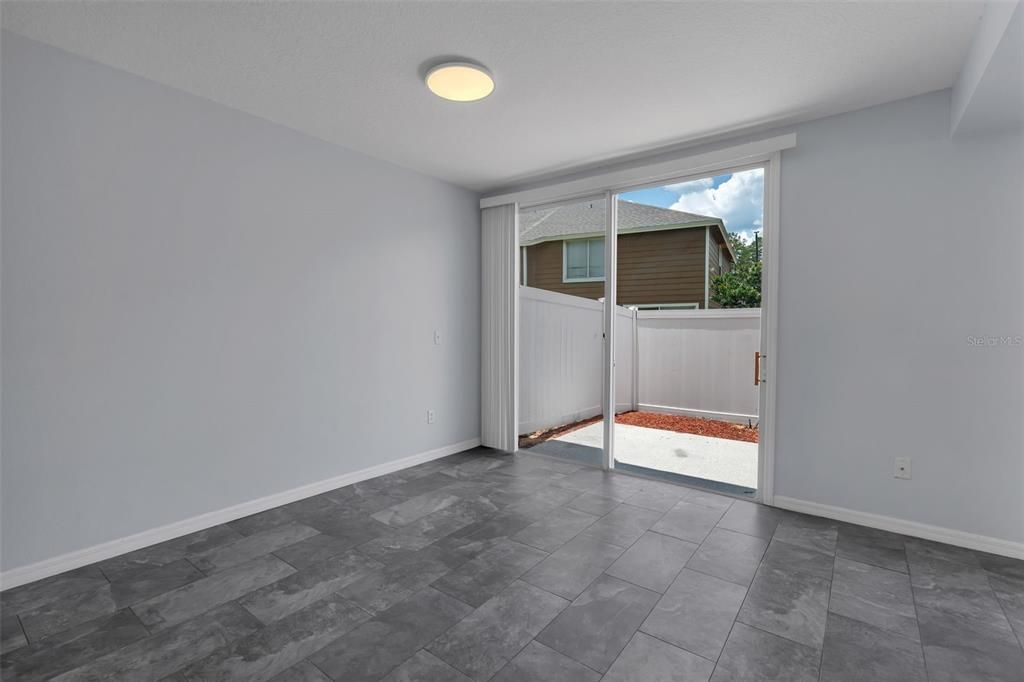 For Sale: $305,000 (3 beds, 3 baths, 1811 Square Feet)
