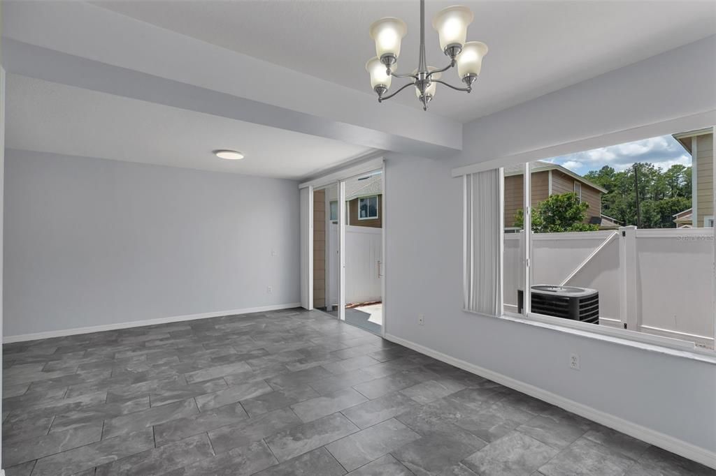 For Sale: $305,000 (3 beds, 3 baths, 1811 Square Feet)