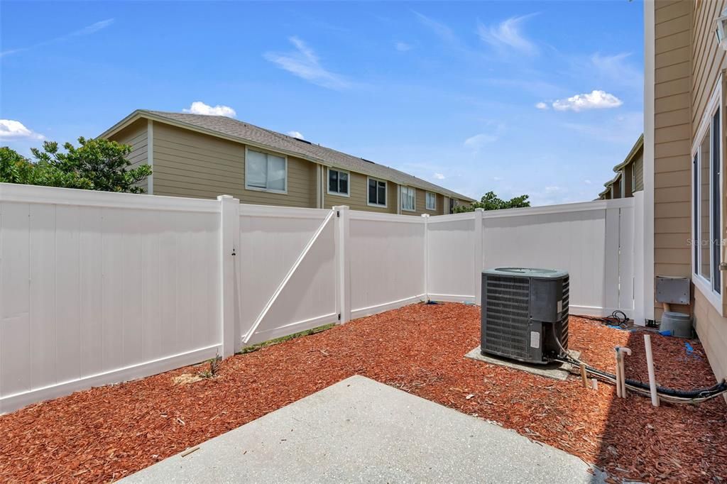 For Sale: $305,000 (3 beds, 3 baths, 1811 Square Feet)
