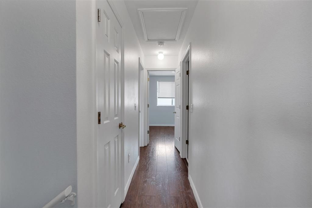 For Sale: $305,000 (3 beds, 3 baths, 1811 Square Feet)