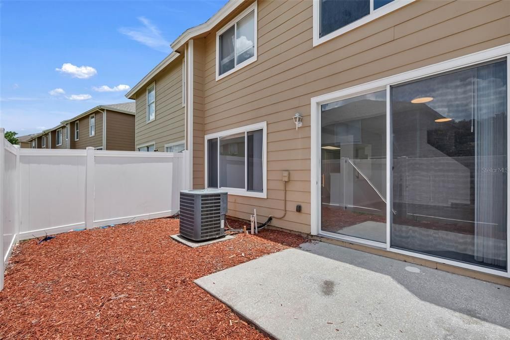 For Sale: $305,000 (3 beds, 3 baths, 1811 Square Feet)