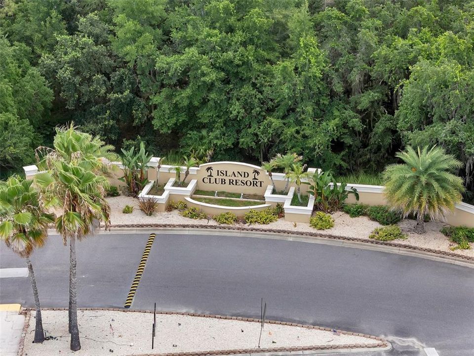 For Sale: $305,000 (3 beds, 3 baths, 1811 Square Feet)