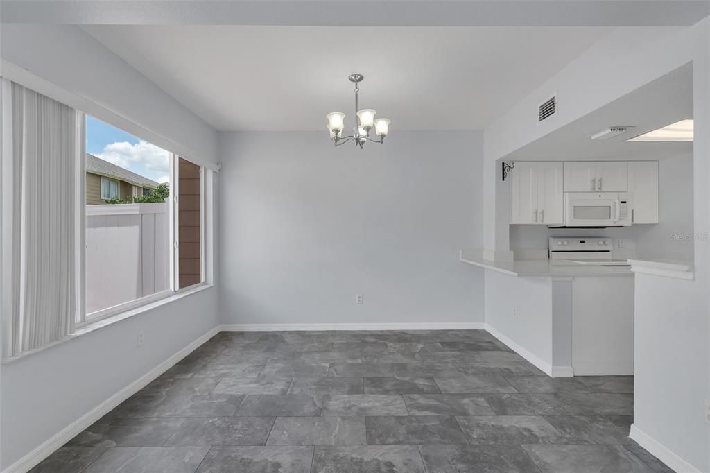 For Sale: $305,000 (3 beds, 3 baths, 1811 Square Feet)
