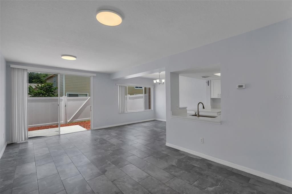 For Sale: $305,000 (3 beds, 3 baths, 1811 Square Feet)