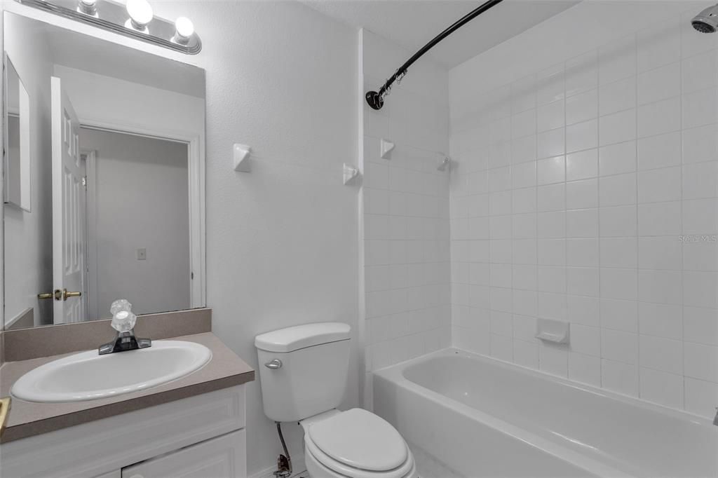 For Sale: $305,000 (3 beds, 3 baths, 1811 Square Feet)