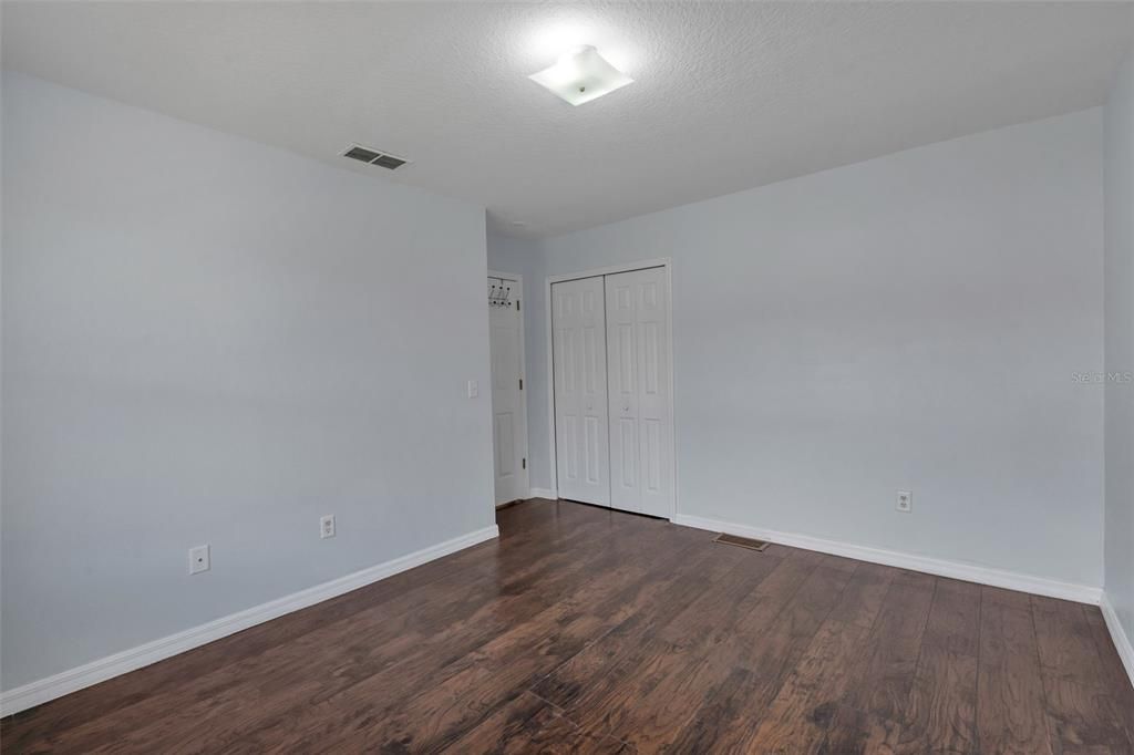 For Sale: $305,000 (3 beds, 3 baths, 1811 Square Feet)