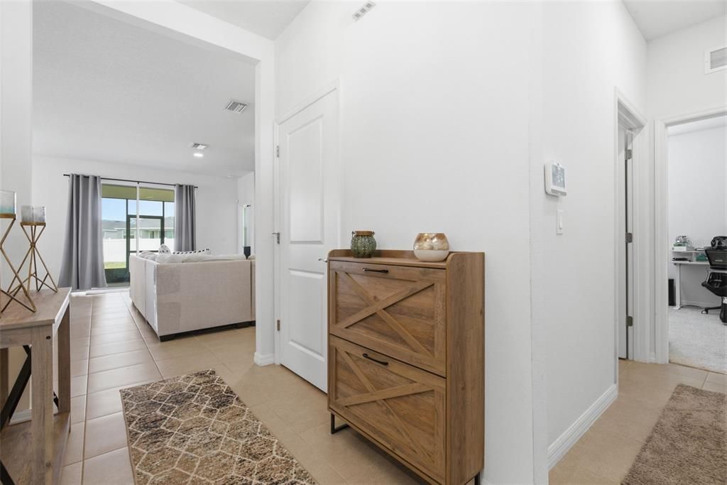 For Sale: $365,000 (3 beds, 2 baths, 1649 Square Feet)