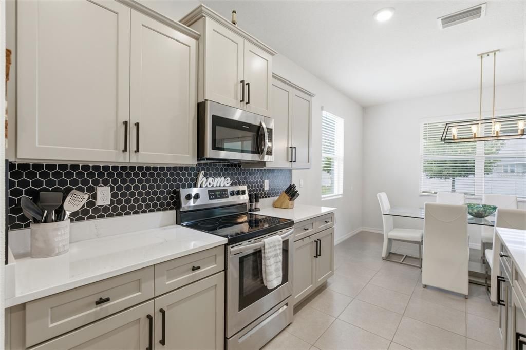For Sale: $365,000 (3 beds, 2 baths, 1649 Square Feet)