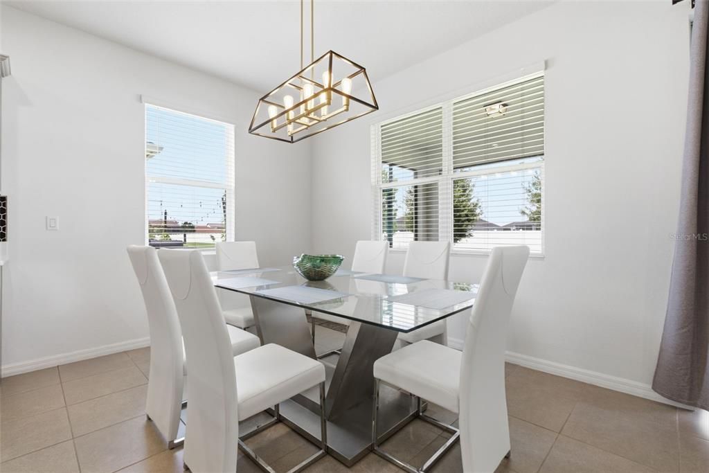 For Sale: $365,000 (3 beds, 2 baths, 1649 Square Feet)