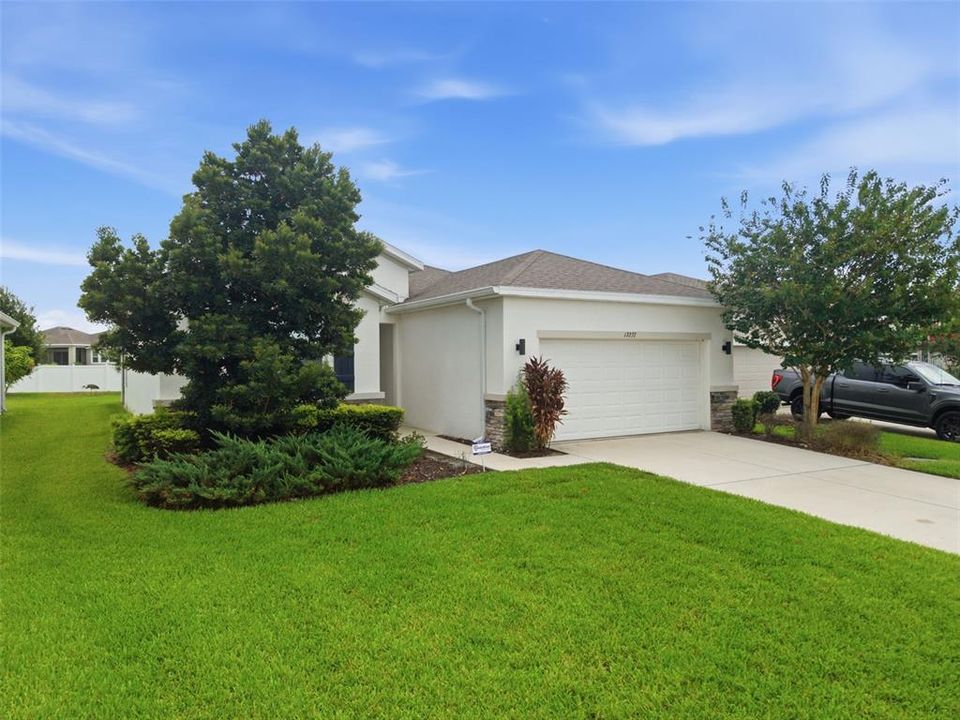 For Sale: $365,000 (3 beds, 2 baths, 1649 Square Feet)