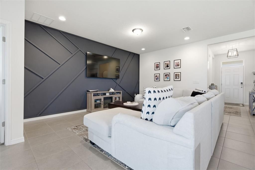 For Sale: $365,000 (3 beds, 2 baths, 1649 Square Feet)