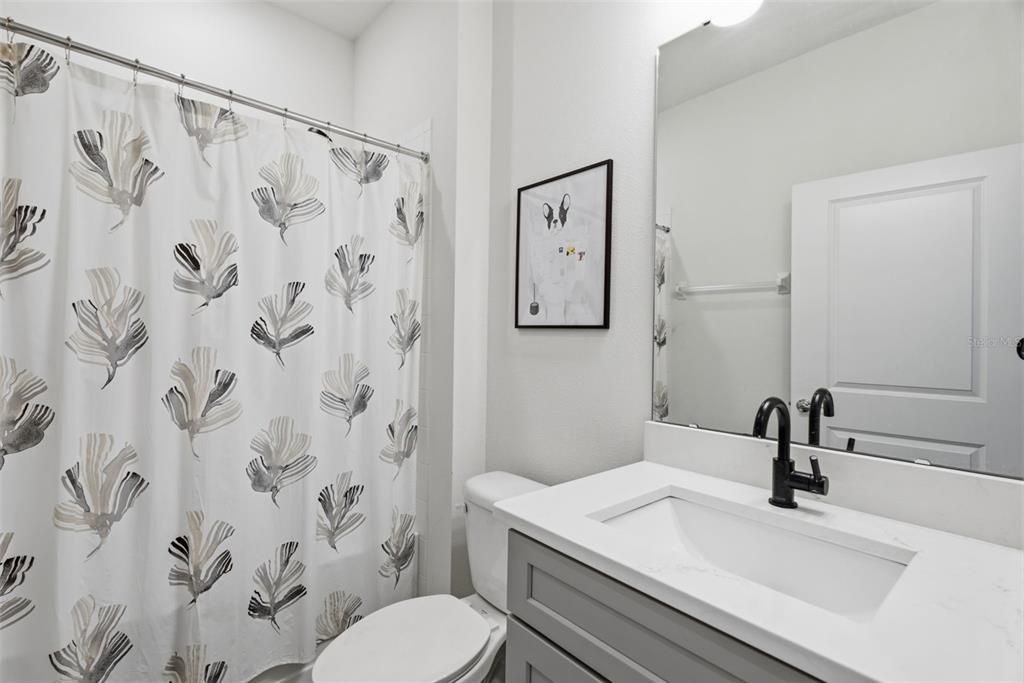 For Sale: $365,000 (3 beds, 2 baths, 1649 Square Feet)