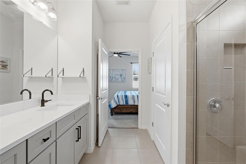 For Sale: $365,000 (3 beds, 2 baths, 1649 Square Feet)