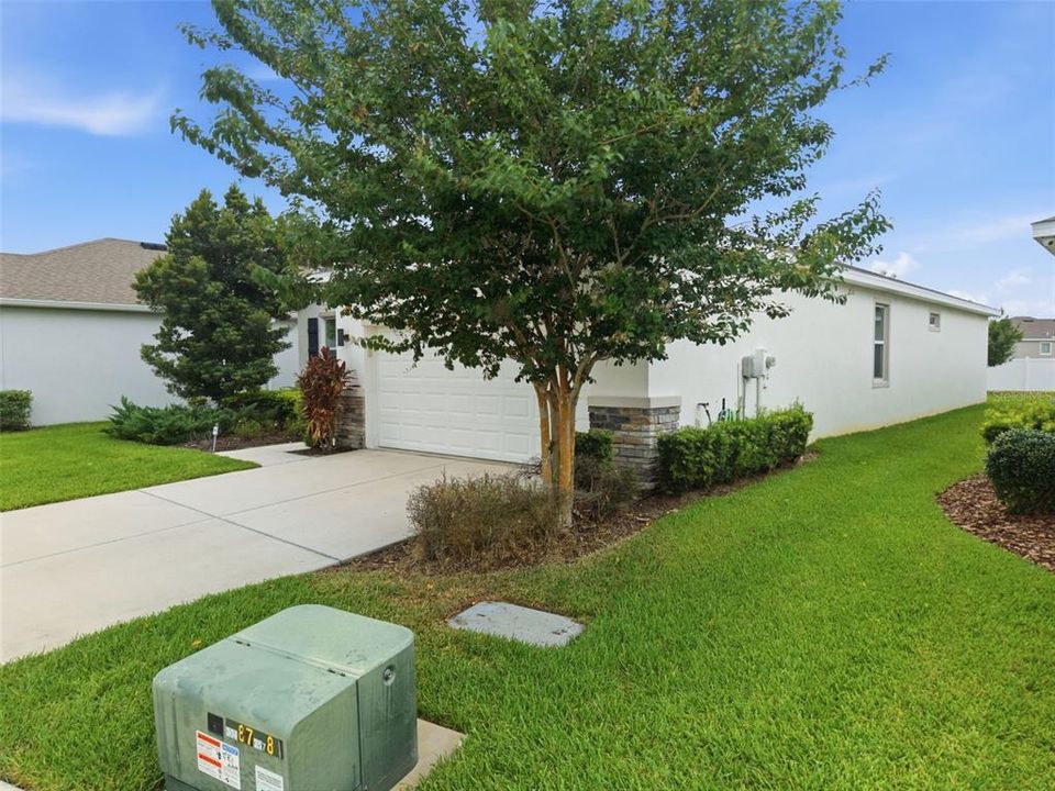 For Sale: $365,000 (3 beds, 2 baths, 1649 Square Feet)