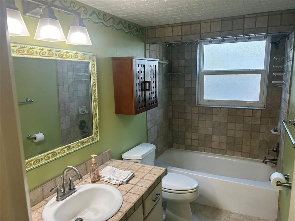 出租: $1,400 (1 贝兹, 1 浴室, 655 平方英尺)