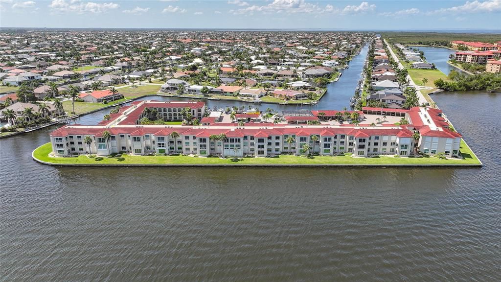 En Venta: $399,900 (2 camas, 2 baños, 1581 Pies cuadrados)