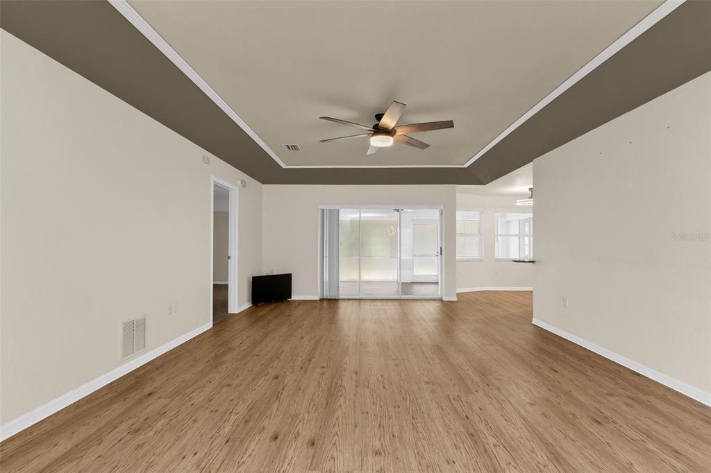 На продажу: $369,900 (3 спален, 2 ванн, 1729 Квадратных фут)