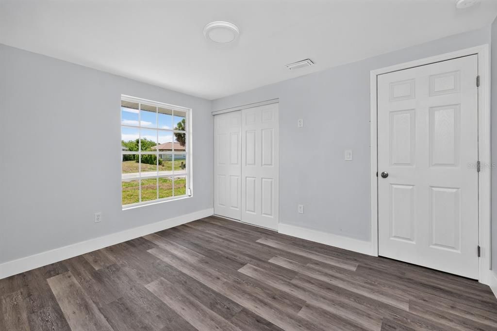 For Sale: $339,000 (2 beds, 2 baths, 931 Square Feet)