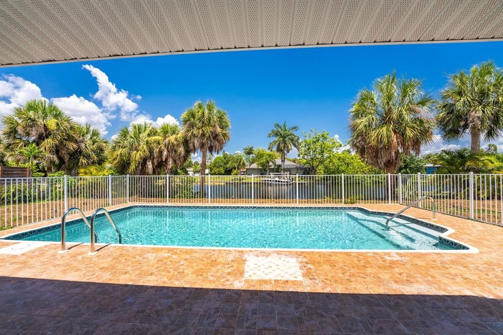 For Sale: $339,000 (2 beds, 2 baths, 931 Square Feet)